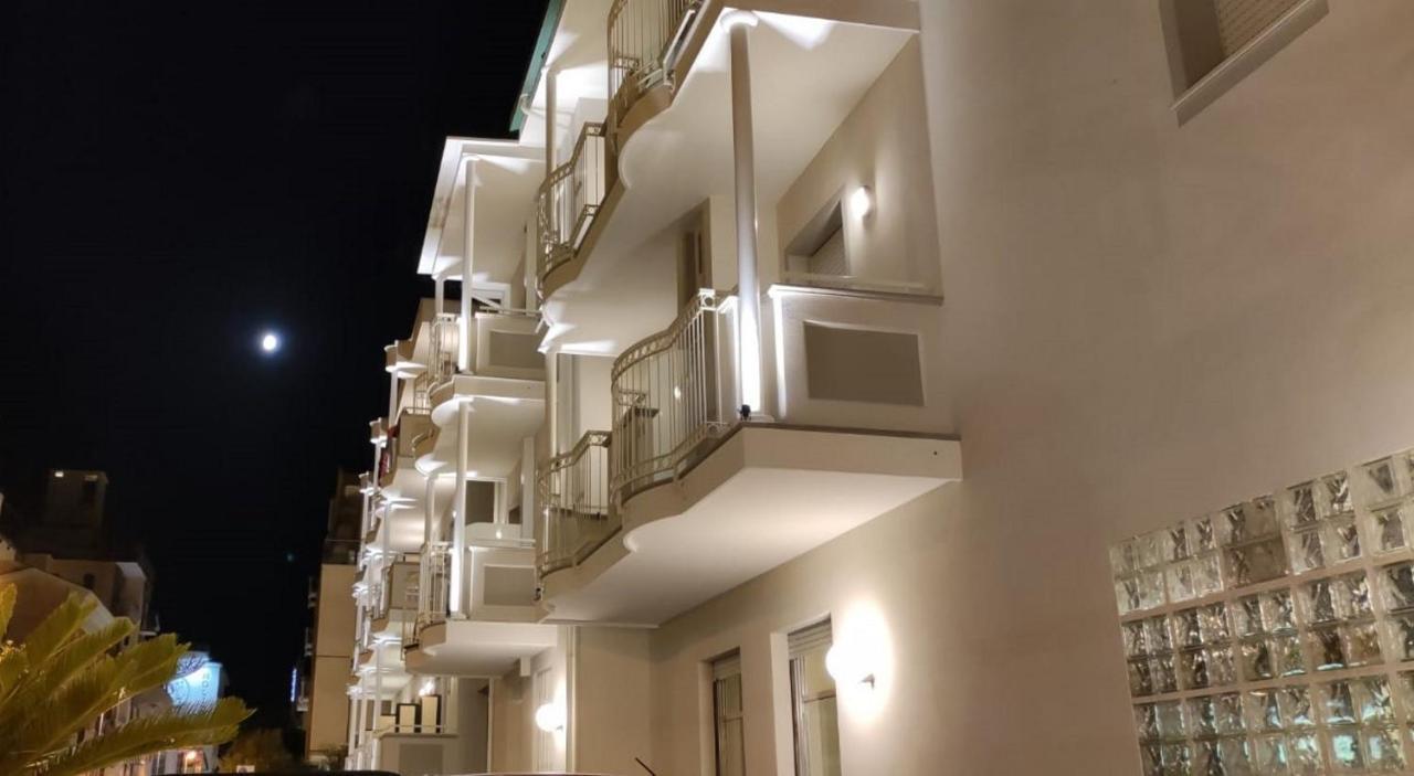 Hotel Des Bains 卡托利卡 外观 照片