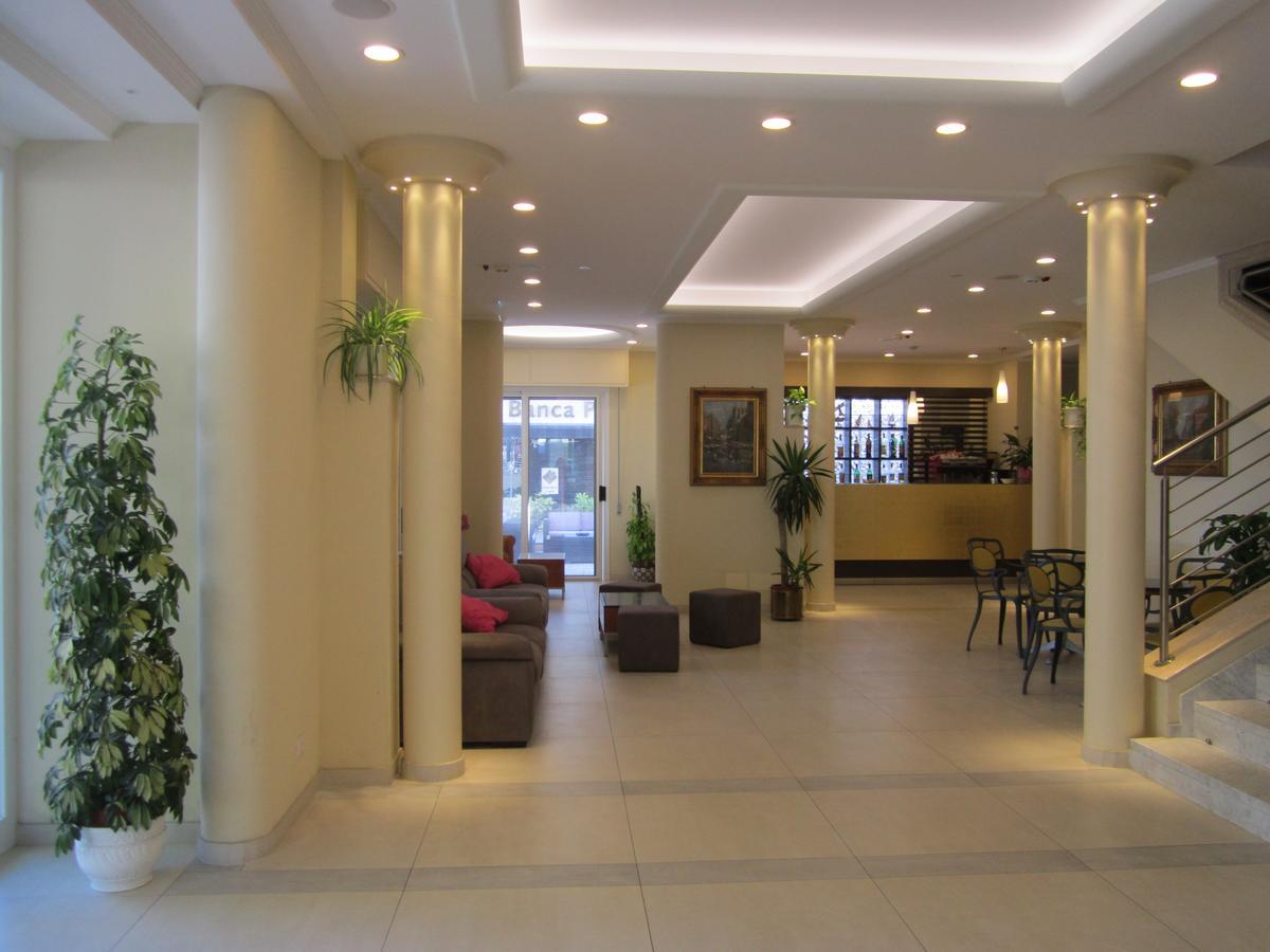 Hotel Des Bains 卡托利卡 外观 照片