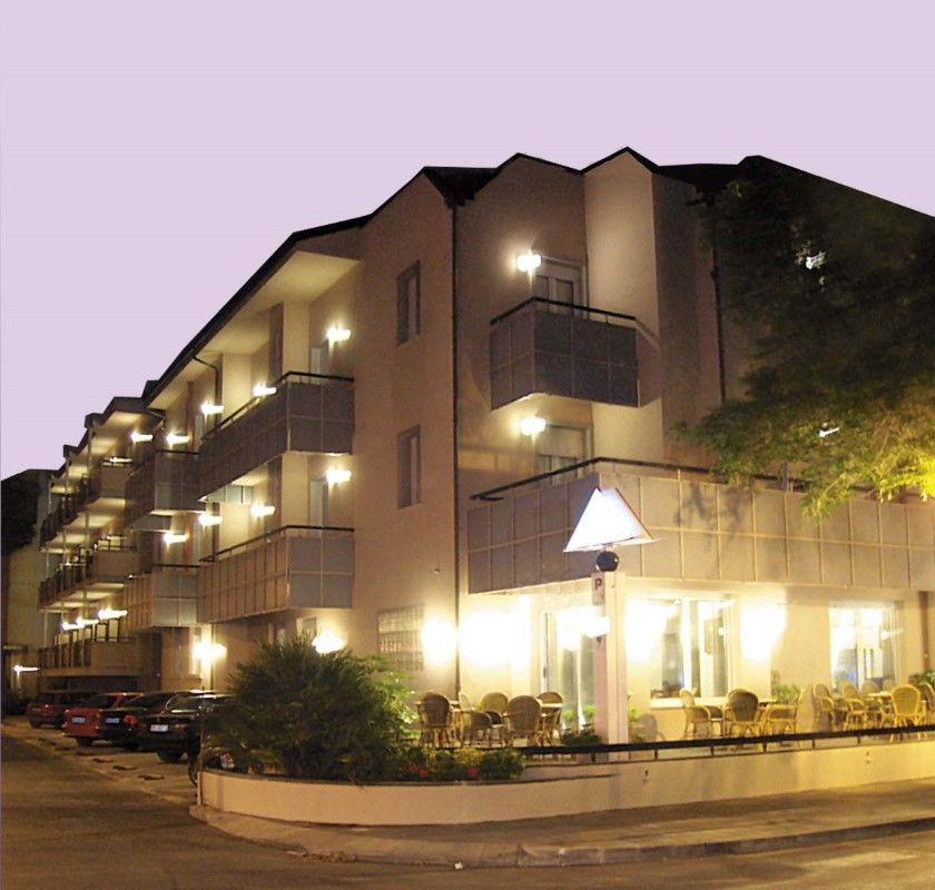 Hotel Des Bains 卡托利卡 外观 照片
